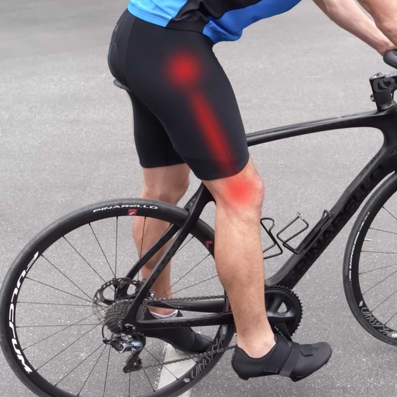 IT Band Syndrome glowing graphic on cyclist leg